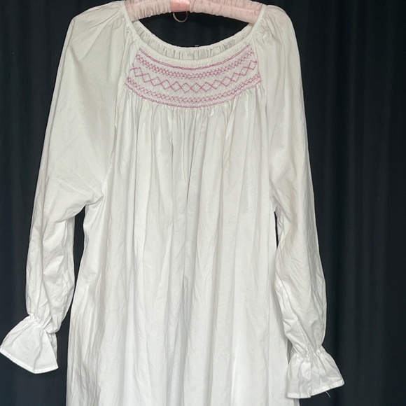Handmade Smocked Nightie Nightgown Size XL White Pink Stitching Maxi Pockets - Picture 3 of 4